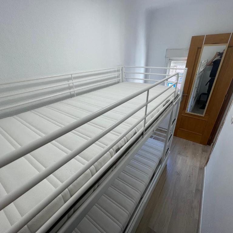 Piso en calle Álvarez de la Ribera 18 - Apartamento de 2 dormitorios - 9
