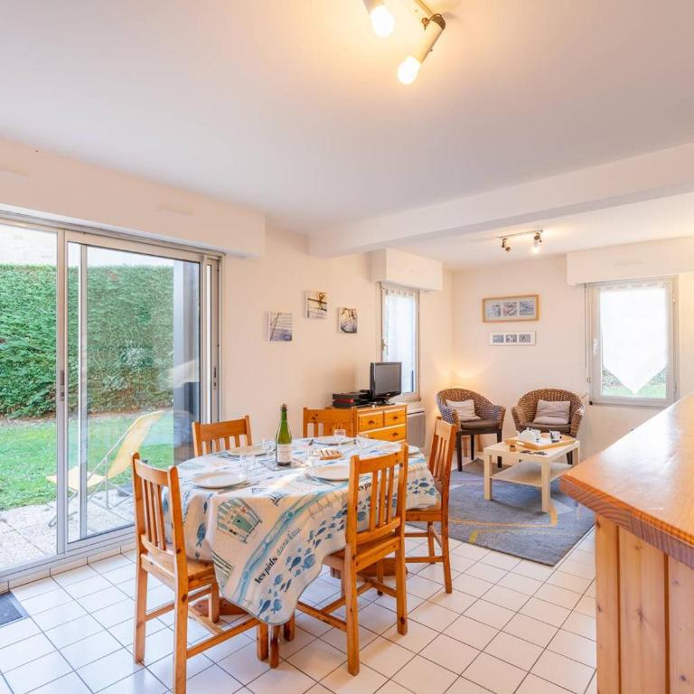 Appartement à Carnac: 3 pièces, 6 pers, 45m², Wifi, proche plages, terrasse, garage - FR-1-477-70 - Appartement (6 Adultes) - 1