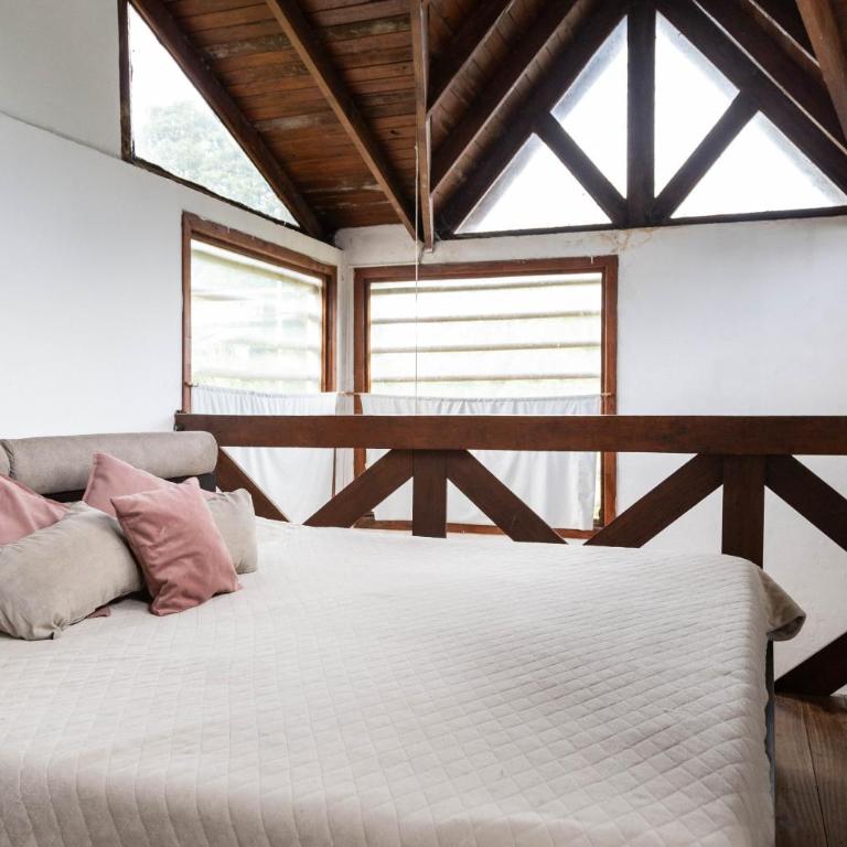 Ideal Casa de 2 Pisos Con Quincho Y Pileta - Casa de 4 dormitorios - 21