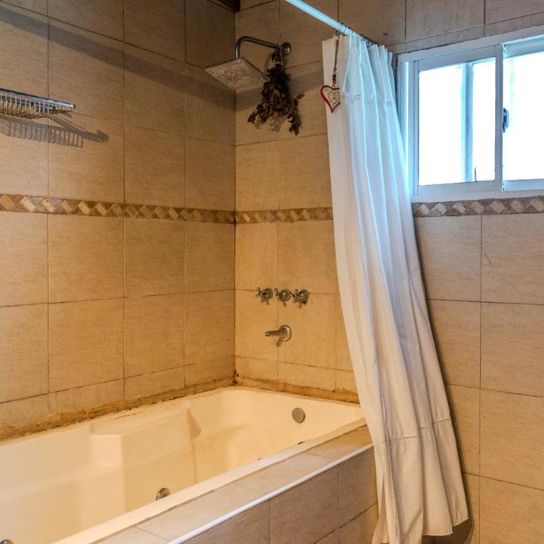 Ideal Casa de 2 Pisos Con Quincho Y Pileta - Casa de 4 dormitorios - 16