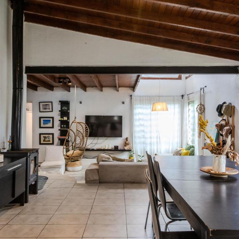 Ideal Casa de 2 Pisos Con Quincho Y Pileta - Casa de 4 dormitorios - 27