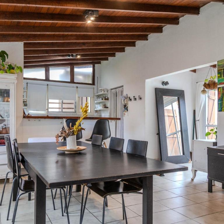 Ideal Casa de 2 Pisos Con Quincho Y Pileta - Casa de 4 dormitorios - 35