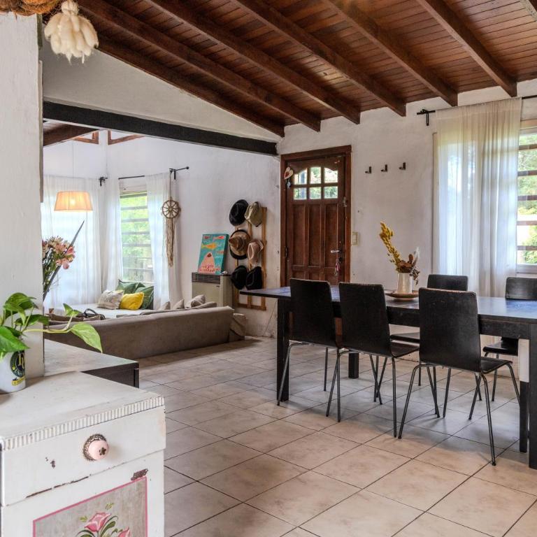 Ideal Casa de 2 Pisos Con Quincho Y Pileta - Casa de 4 dormitorios - 36