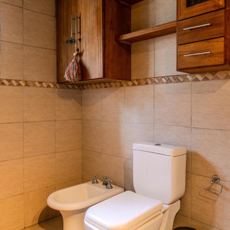 Ideal Casa de 2 Pisos Con Quincho Y Pileta - Casa de 4 dormitorios - 45