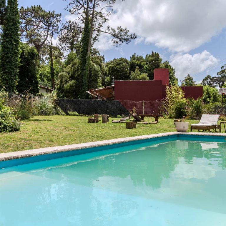 Ideal Casa de 2 Pisos Con Quincho Y Pileta - Casa de 4 dormitorios - 54