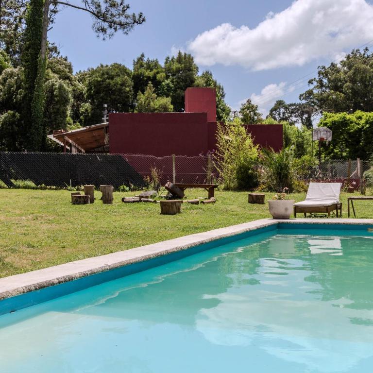Ideal Casa de 2 Pisos Con Quincho Y Pileta - Casa de 4 dormitorios - 51