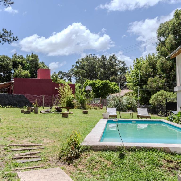 Ideal Casa de 2 Pisos Con Quincho Y Pileta - Casa de 4 dormitorios - 53