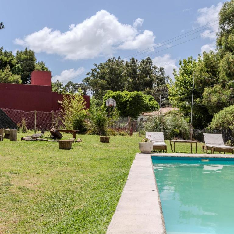 Ideal Casa de 2 Pisos Con Quincho Y Pileta - Casa de 4 dormitorios - 56