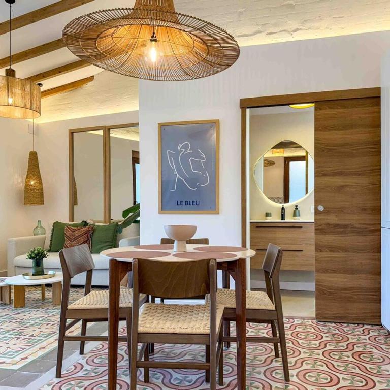 Precioso atico centenario entre dos castillos - One-Bedroom Apartment - 1