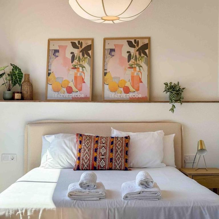 Precioso atico centenario entre dos castillos - One-Bedroom Apartment - 4