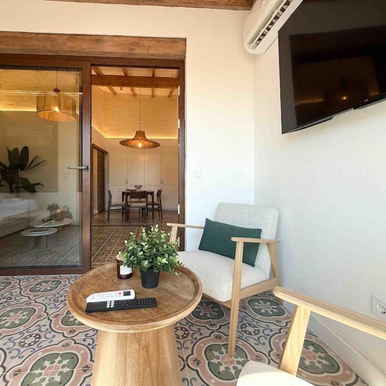 Precioso atico centenario entre dos castillos - One-Bedroom Apartment - 20