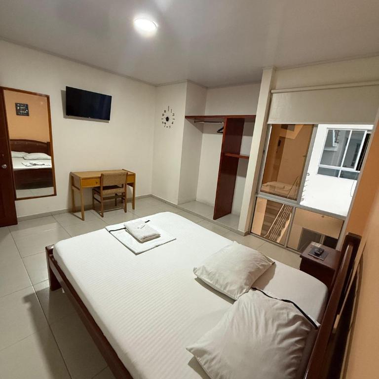 HOTEL VILLAREAL VILLAVICENCiO - Deluxe Single Room with Balcony - 4