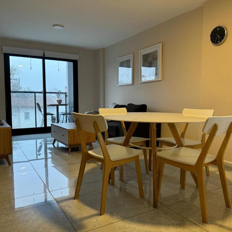 Check and Home - Corrientes III - 4 Huéspedes con Balcon y Cochera - One-Bedroom Apartment with City View - 2