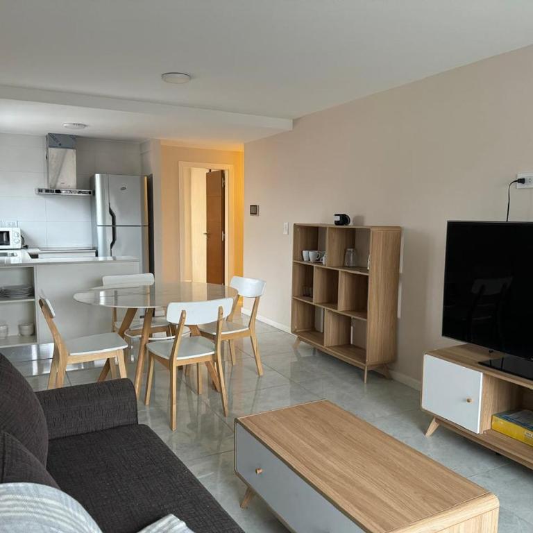 Check and Home - Corrientes III - 4 Huéspedes con Balcon y Cochera - One-Bedroom Apartment with City View - 16