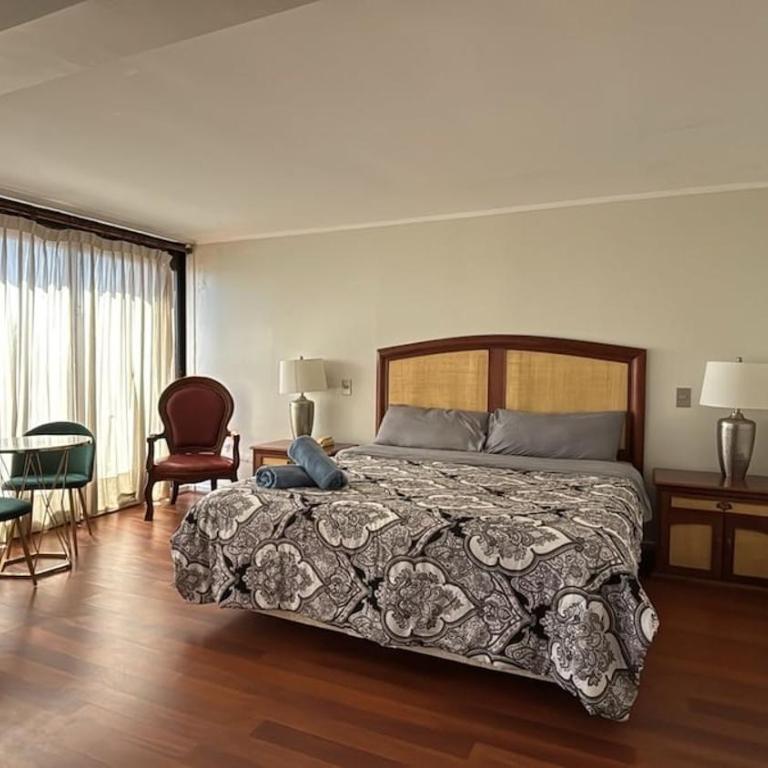 Espectacular departamento de primera linea - Three-Bedroom Apartment with Sea View - 4