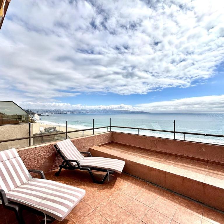 Espectacular departamento de primera linea - Three-Bedroom Apartment with Sea View - 22