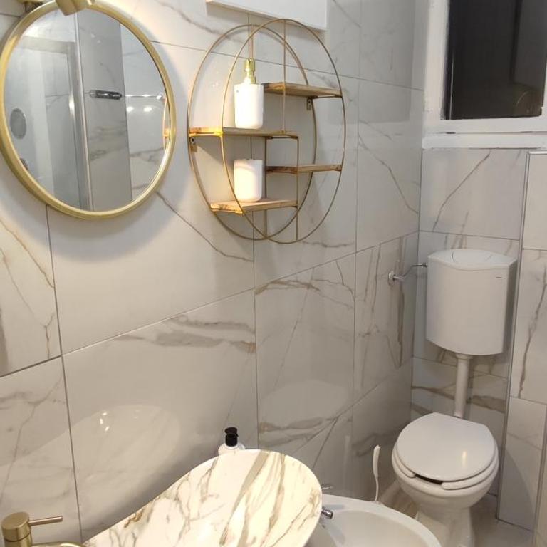 Central flat, top floor, 3 rooms and terrace - Appartamento con 3 Camere da Letto e con Balcone - 3