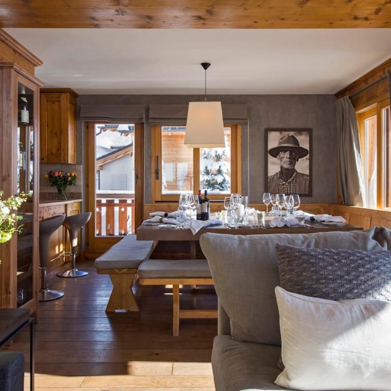 Chalet with Hot Tub and Stunning Views - Ferienhaus - 6