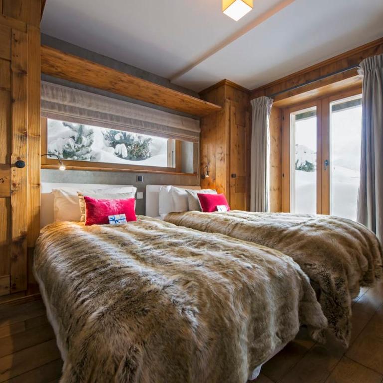 Chalet with Hot Tub and Stunning Views - Ferienhaus - 21