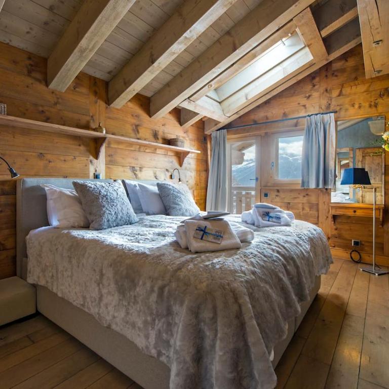 Chalet with Hot Tub and Stunning Views - Ferienhaus - 30