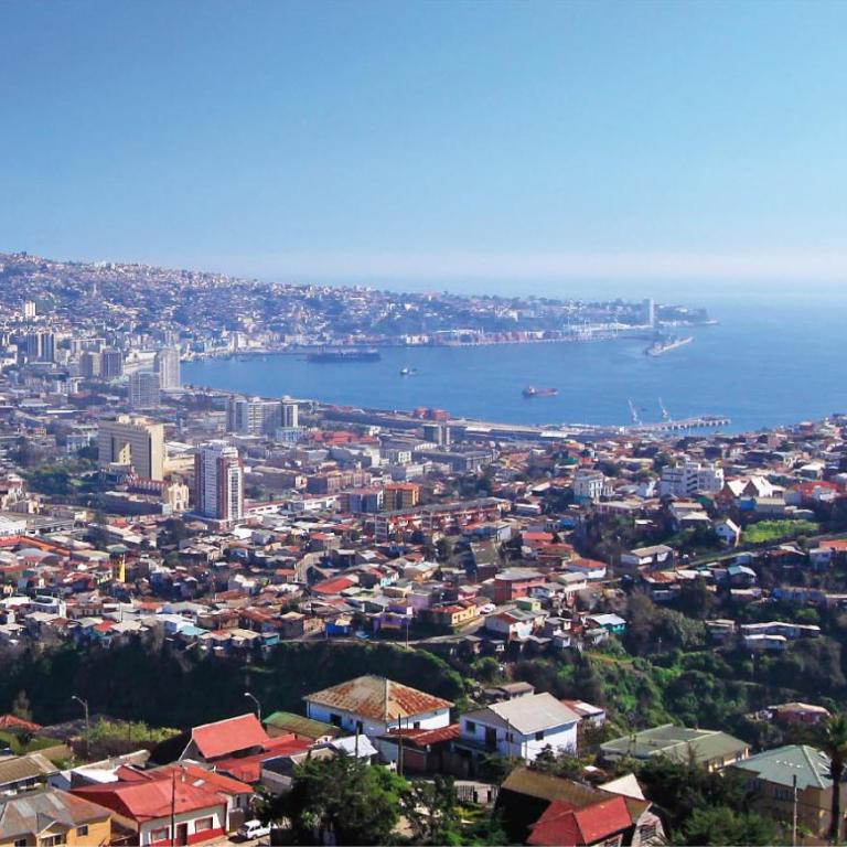 Vista Bahía Valparaíso Depto completo Full equipado 2 dorm 1 baño en Cerro Las Delicias - Two-Bedroom Apartment with Balcony - 8