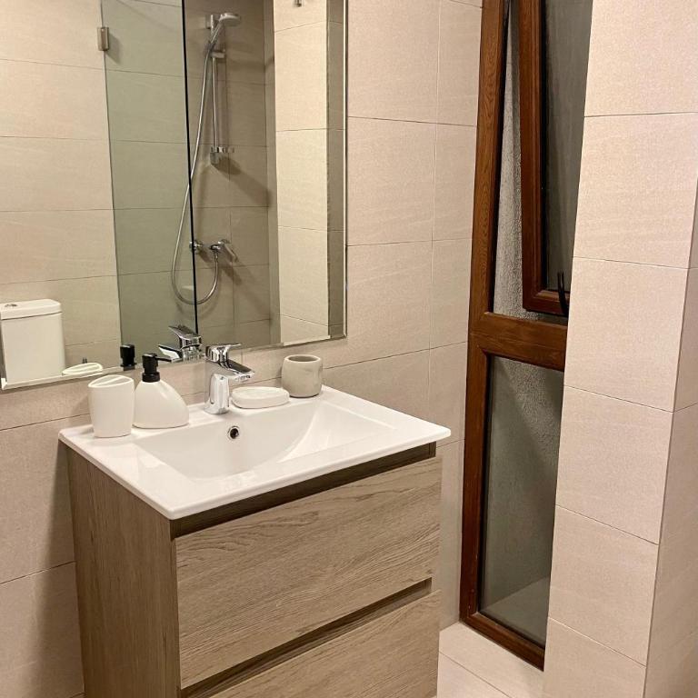 Modern 1-Bedroom Apartment in Somma Asturias - One-Bedroom Apartment - 9