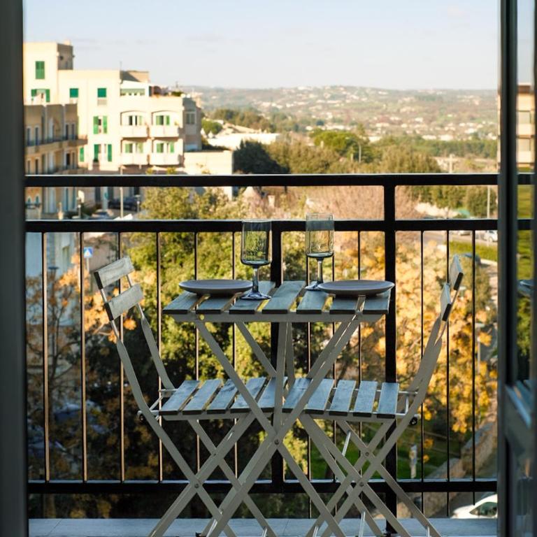 Casa SEBA, Modern Retro Escape I 2 Bedrooms, Parking, Elevator, Crib - Two-Bedroom Apartment with Mountain View - 1