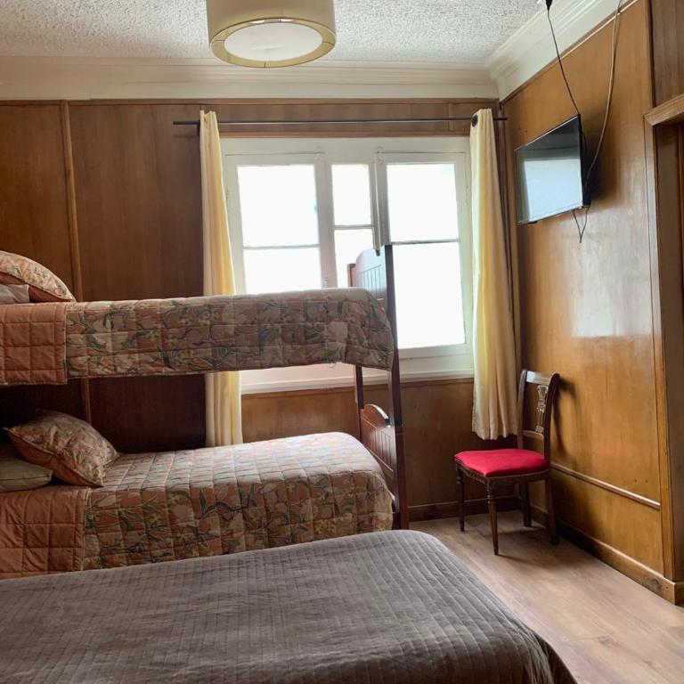 Hostal Dinamarca - Habitación Triple con baño - 3