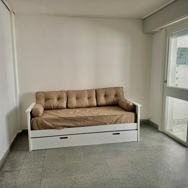 Confortable Depto 2 ambientes sobre Avenida Colón - Apartamento de 1 dormitorio - 1