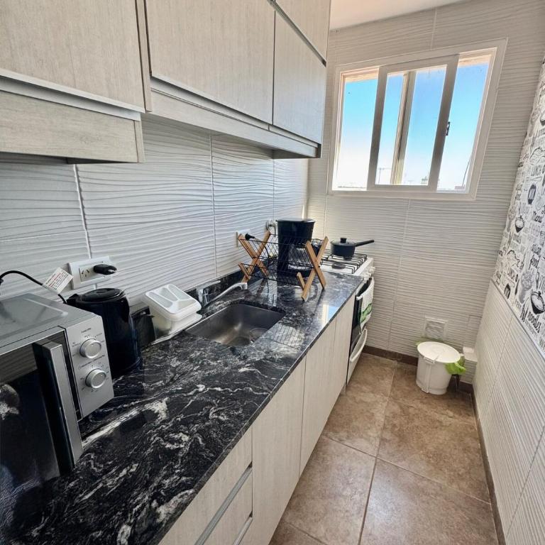 Confortable Depto 2 ambientes sobre Avenida Colón - Apartamento de 1 dormitorio - 4