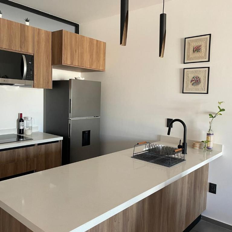 Stylish Condo Steps to Beach & Malecón - Two-Room Apartment - 9
