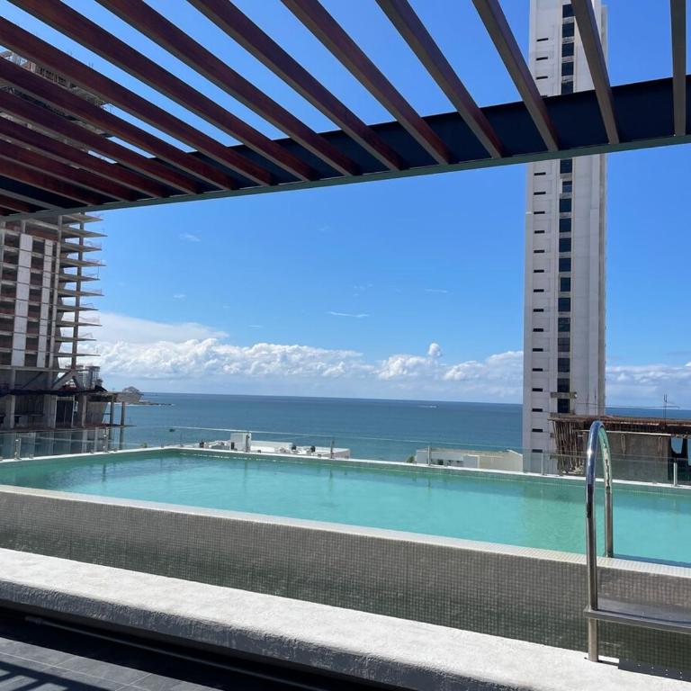 Stylish Condo Steps to Beach & Malecón - Two-Room Apartment - 20