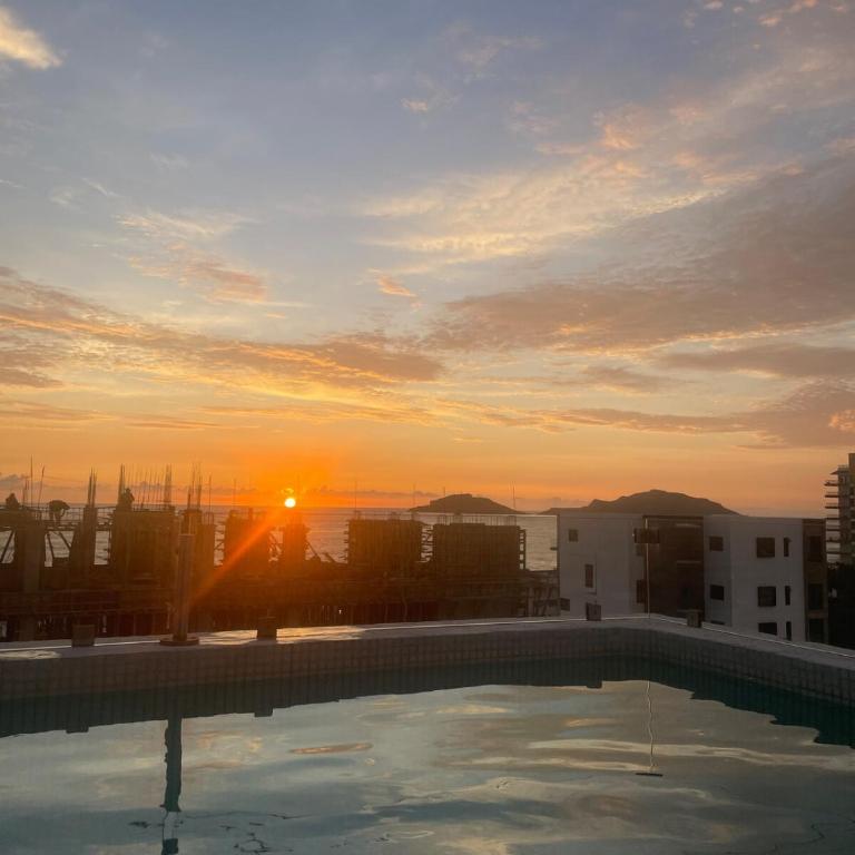 Stylish Condo Steps to Beach & Malecón - Two-Room Apartment - 31
