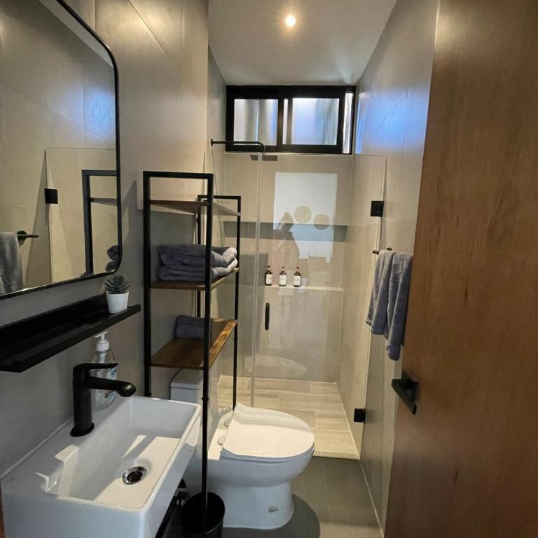 Stylish Condo Steps to Beach & Malecón - Two-Room Apartment - 52