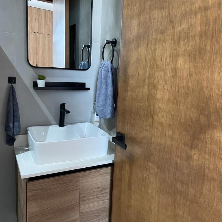 Stylish Condo Steps to Beach & Malecón - Two-Room Apartment - 53