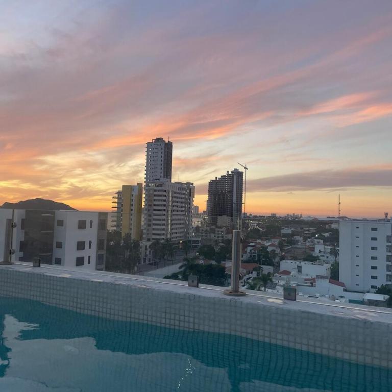 Stylish Condo Steps to Beach & Malecón - Two-Room Apartment - 55
