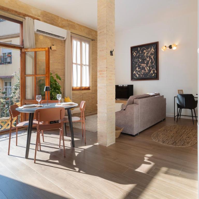 Prime Location, Bright & Cozy Apartment - Deluxe One-Bedroom Apartment - 18