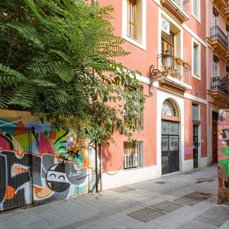 Prime Location, Bright & Cozy Apartment - Deluxe One-Bedroom Apartment - 26