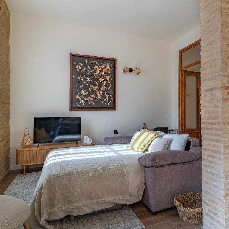 Prime Location, Bright & Cozy Apartment - Deluxe One-Bedroom Apartment - 21