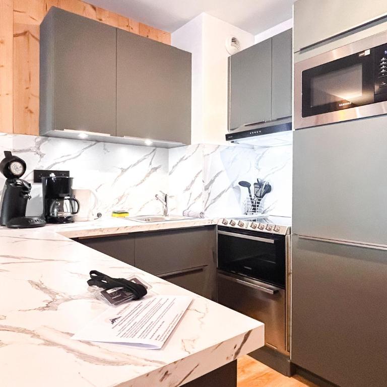 2 Bed Ski in and Ski out Luxury Apt in 5 star Residence - Appartement 2 Chambres - 3