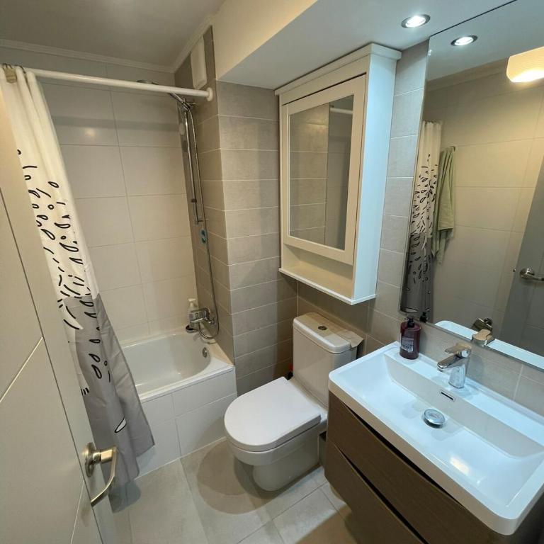 Depto Amplio y Centrico Puerto Varas - Two-Bedroom Apartment - 6