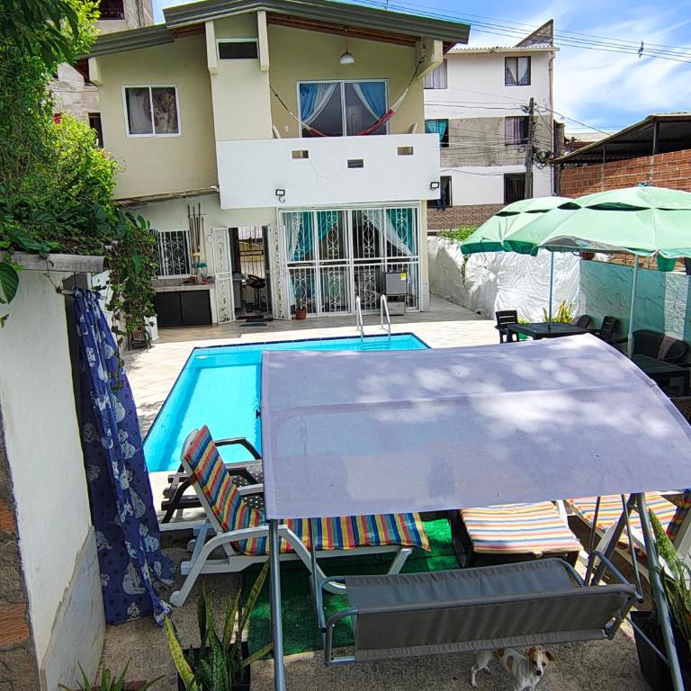 Casa con pisina de 3 habitaciones en Andes 15 mtos jardín - Three-Bedroom Home - 1