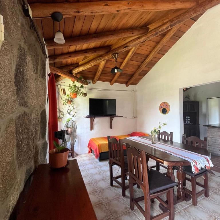 Casa rústica y departamento con wifi, cochera y asador a metros del río Mina Clavero - Casa con 1 dormitorio - 3