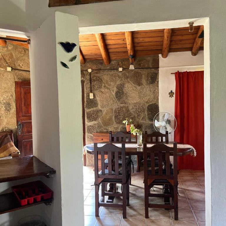 Casa rústica y departamento con wifi, cochera y asador a metros del río Mina Clavero - Casa con 1 dormitorio - 7