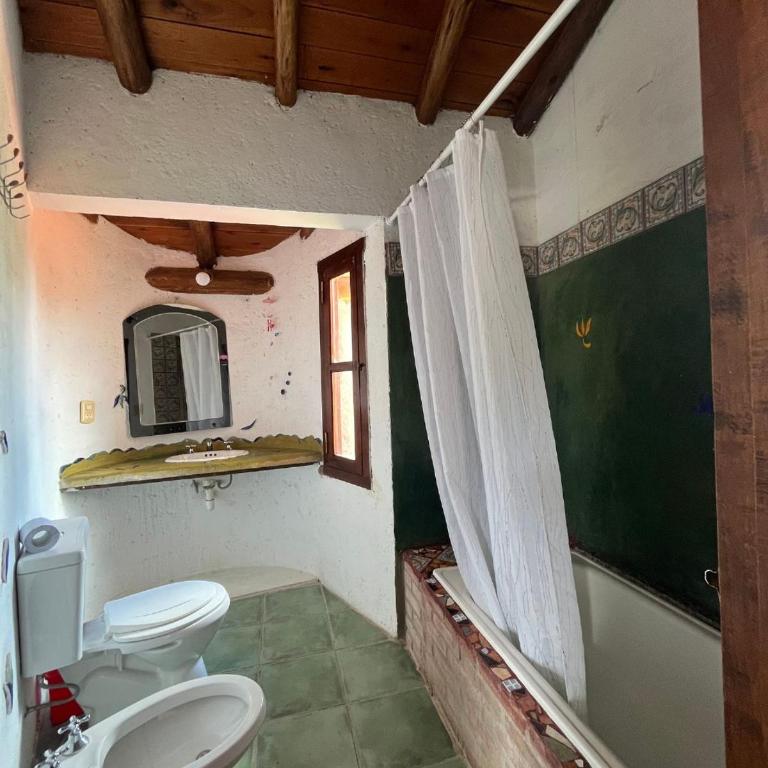 Casa rústica y departamento con wifi, cochera y asador a metros del río Mina Clavero - Casa con 1 dormitorio - 8