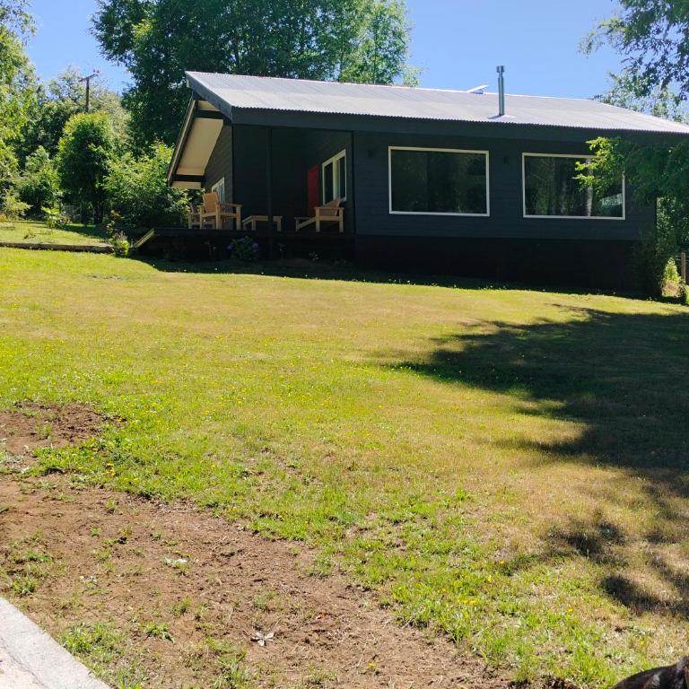 cabaña a minutos de Lican Ray - Casa de 2 dormitorios - 2