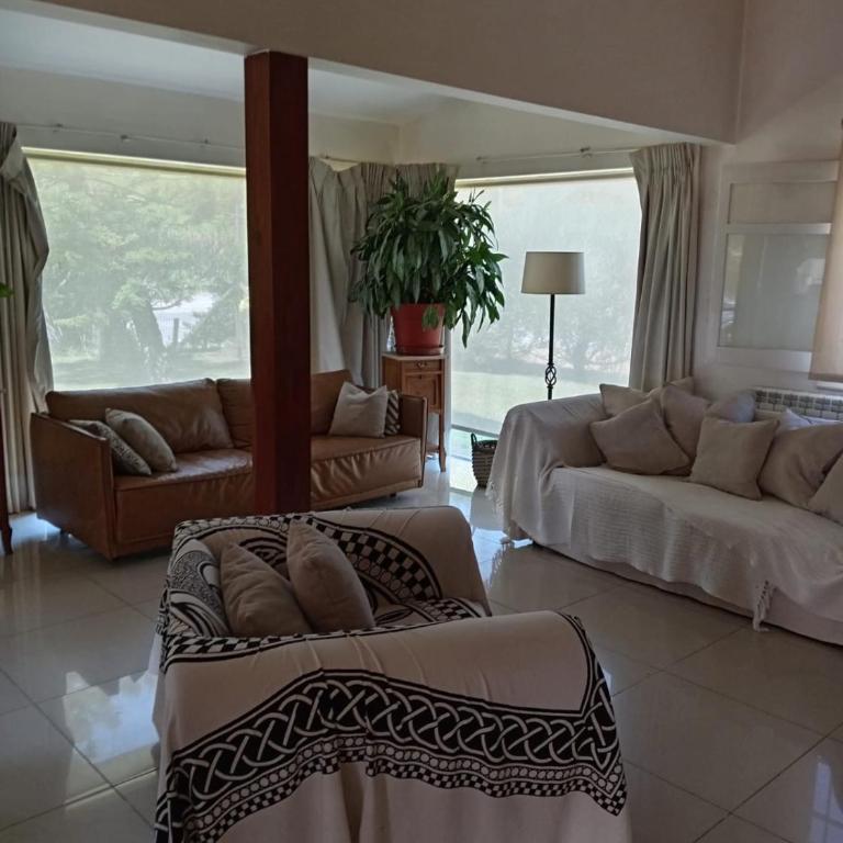 Mar y Luz - Three-Bedroom House - 2