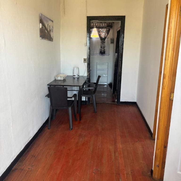 Small house in Valparaíso for tourists - Two-Bedroom House - 3