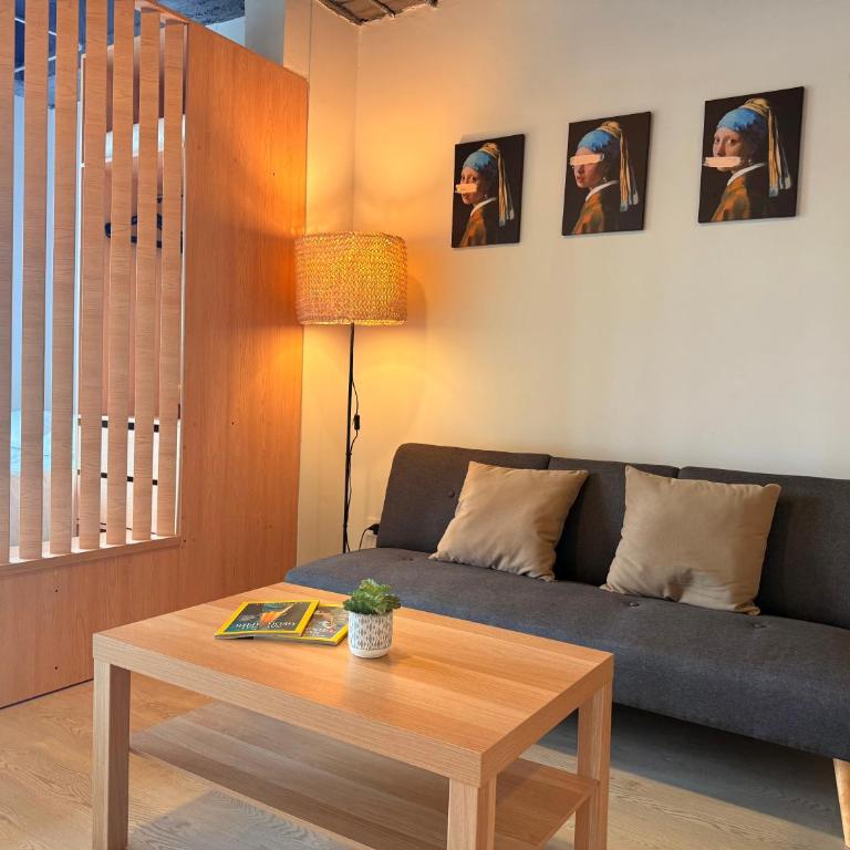 Artistico Loft Central con Balcón - Deluxe One-Bedroom Apartment with City View - 1