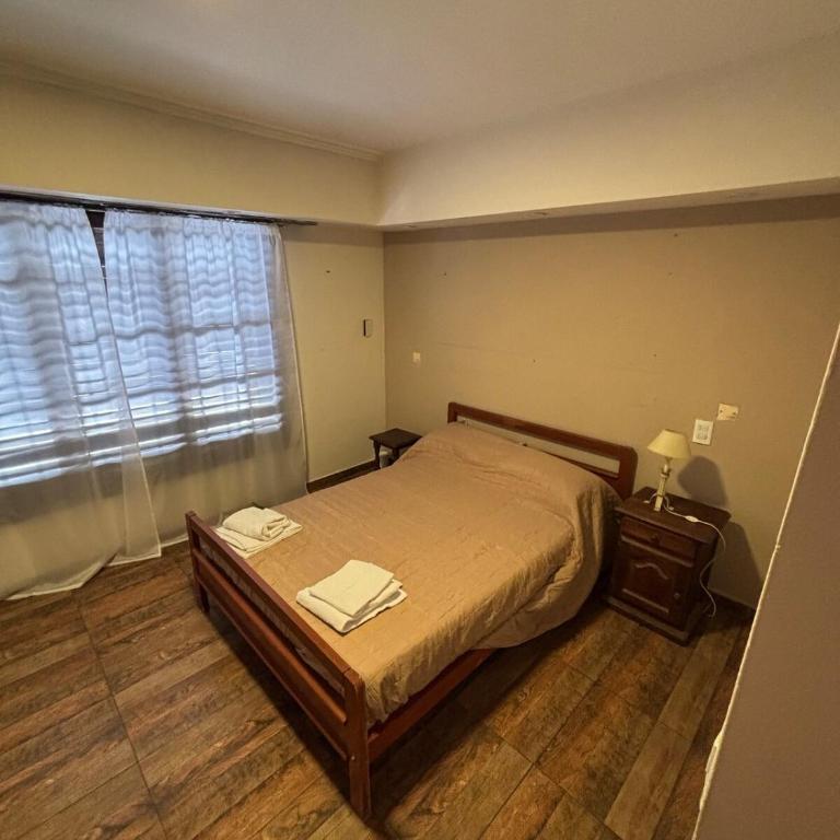 Excellent property, 6 blocks from the beach - Three-Bedroom House - 2